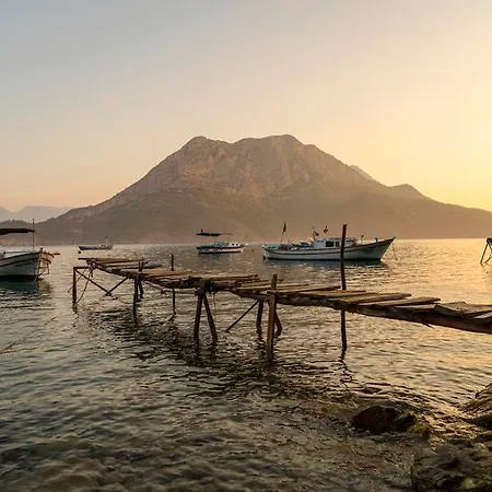 Ξενοδοχείο Otto Palace 3*