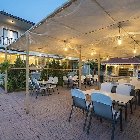 Ξενοδοχείο Otto Palace 3*