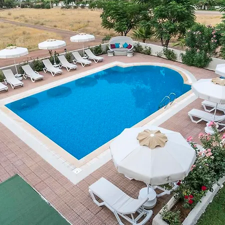 Otto Palace מלון