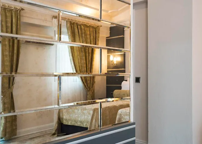 فندق Otto Palace 3*